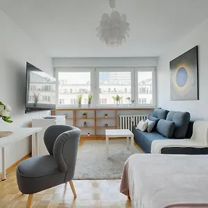 Apartament 2 Bedroom Apt In Heart Of Zgoda 9 Tv70, Warszawa